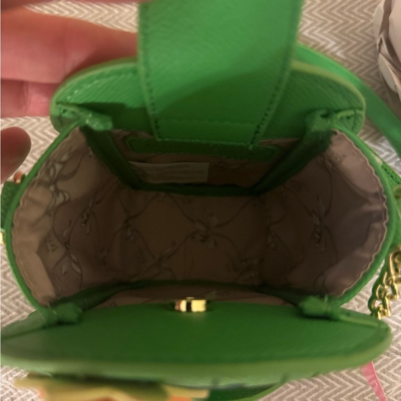 487-ATTT Betsey Johnson Cactus Heart Trim /3D Stud Flower/ Arms Move Crossbody - Picture 11 of 15